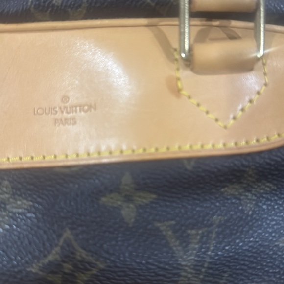 Preloved beautiful condition Louis Vuitton DeauvilleBag - Picture 15 of 16